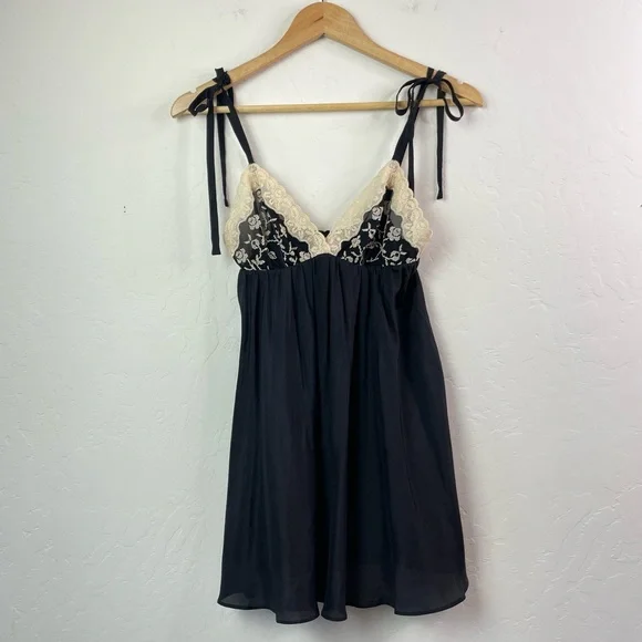 NWT Victoria’s Secret Lace Silk Babydoll Bow Romantic Lingerie Slip Dress Small - Picture 2 of 15